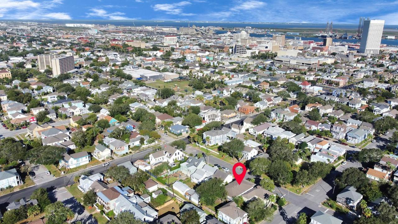 2 Kitchens,2 Living Rooms,4 Bedrooms-Close To All! Galveston Buitenkant foto